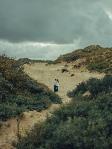 dutch dunes couple photography