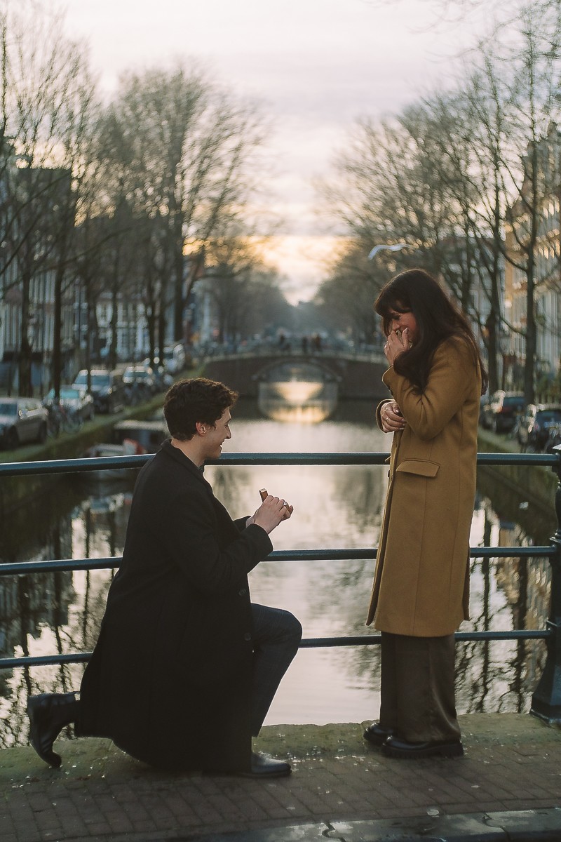 Sfeervolle verlovingsfotoshoot in Amsterdam