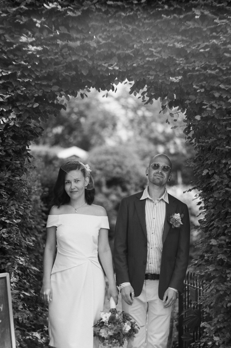 Zwart-wit analoge bruidsfotografie