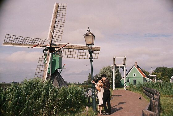 Romantische koppel fotoshoot in Zaanse Schans