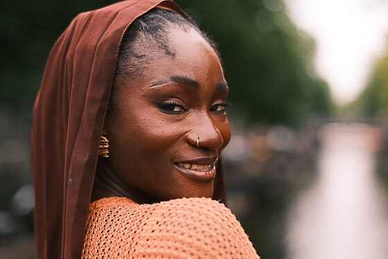 Kleurrijke solo portretten in Zaanse Schans